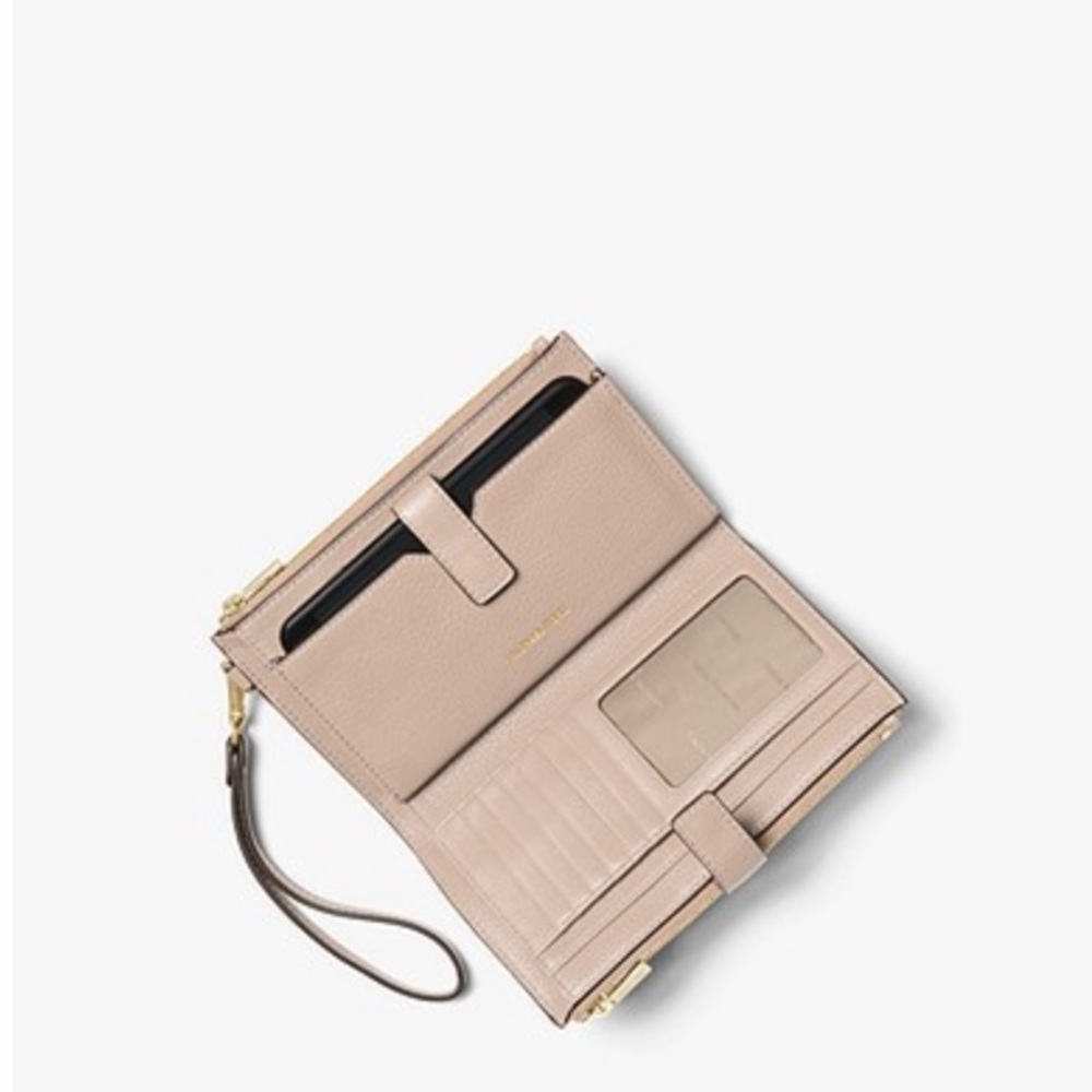 Michael Kors Leather Smartphone Wallet - Picture 2 of 3